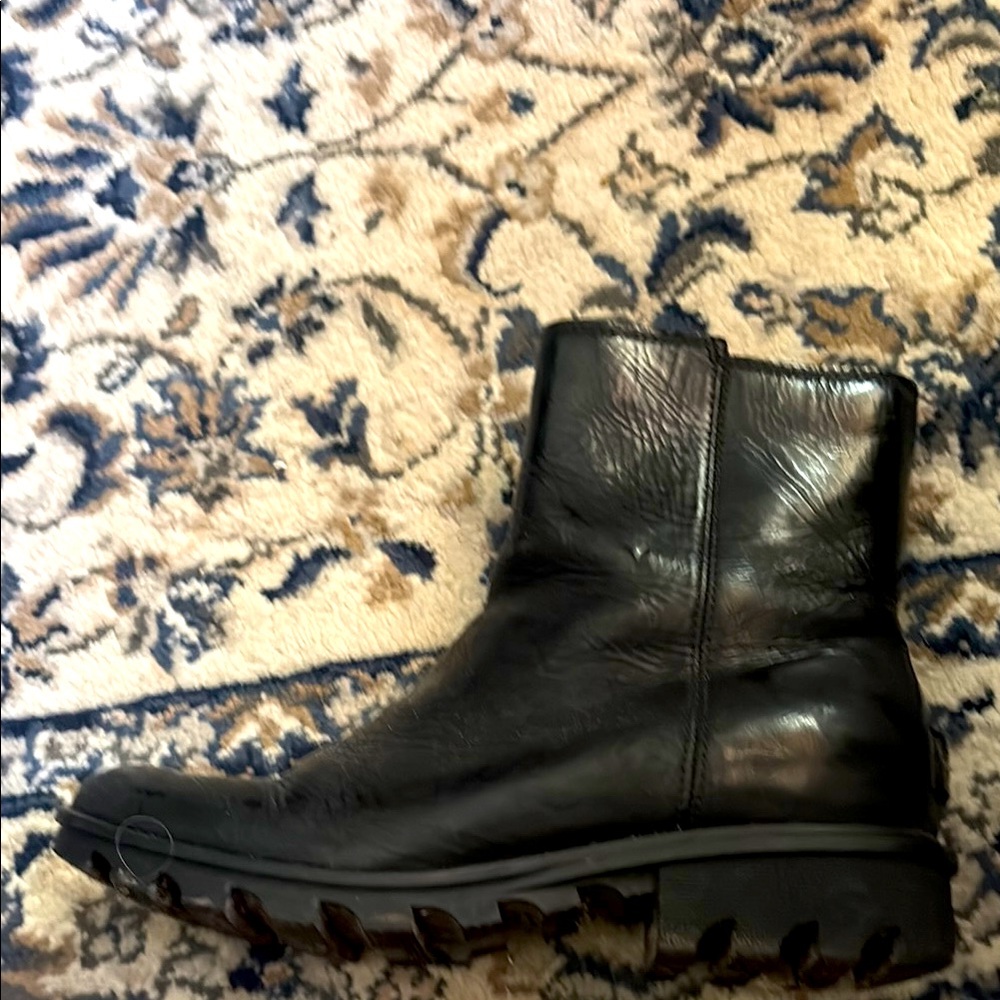 Sorel Black Rugged Leather Boots